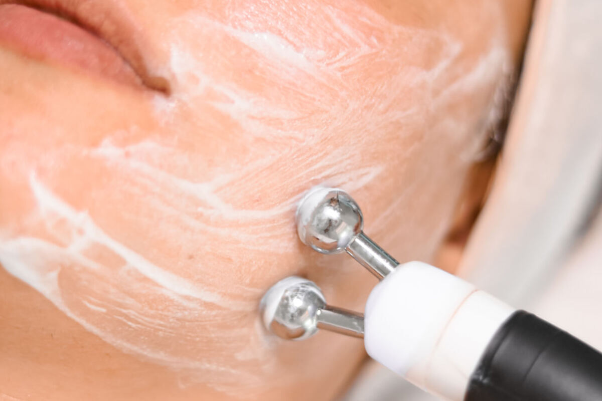 Professional beauty device used during a facial treatment in a wellness centre